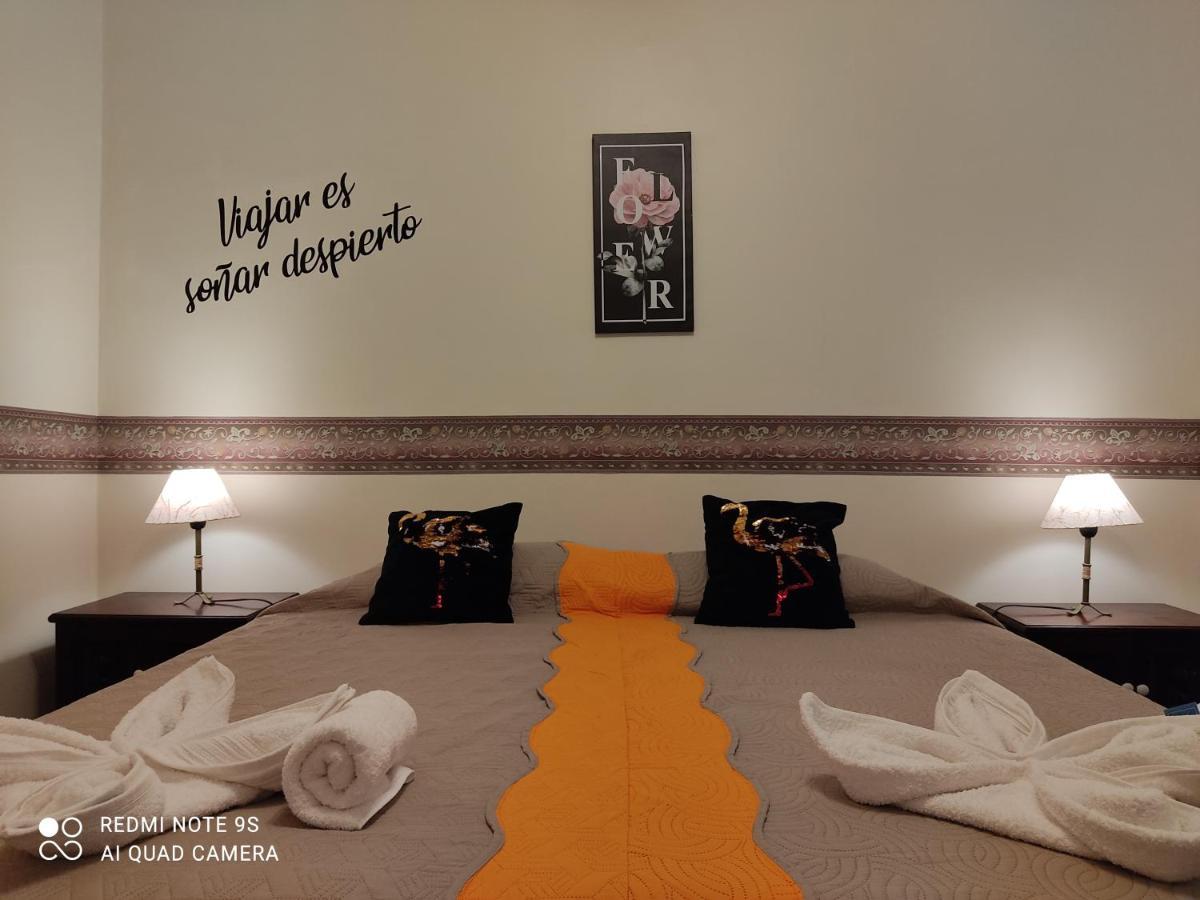 Viajeros felices en lo de Lucía Mendoza Exterior foto